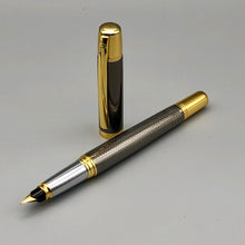 Laden Sie das Bild in den Galerie-Viewer, Symphony titan/gold X-Pen Füller