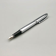 Laden Sie das Bild in den Galerie-Viewer, Legend chrom/chrom X-Pen Füller