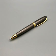 Laden Sie das Bild in den Galerie-Viewer, Legend titan/gold X-Pen Drehkugelschreiber