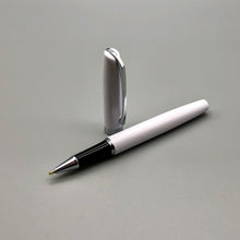 Laden Sie das Bild in den Galerie-Viewer, Legend weiß/chrom X-Pen Tintenroller