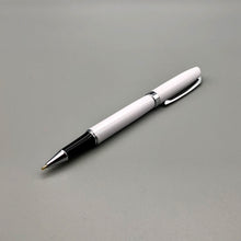 Laden Sie das Bild in den Galerie-Viewer, Legend weiß/chrom X-Pen Tintenroller