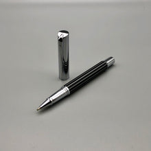 Laden Sie das Bild in den Galerie-Viewer, Lyric schwarz/chrom X-Pen Tintenroller