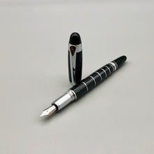 Laden Sie das Bild in den Galerie-Viewer, Fame schwarz X-Pen Füller