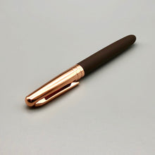 Laden Sie das Bild in den Galerie-Viewer, Crown rotgold/braun X-Pen Füller