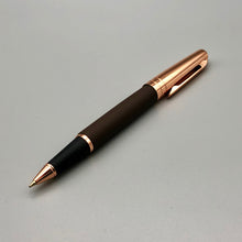 Laden Sie das Bild in den Galerie-Viewer, Crown rotgold/braun X-Pen Tintenroller