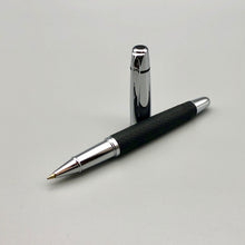 Laden Sie das Bild in den Galerie-Viewer, Poem schwarz/chrom X-Pen Tintenroller
