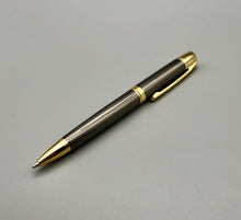 Laden Sie das Bild in den Galerie-Viewer, Symphony titan/gold X-Pen Drehkugelschreiber