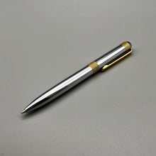 Laden Sie das Bild in den Galerie-Viewer, Matrix chrom/gold X-Pen Drehkugelschreiber